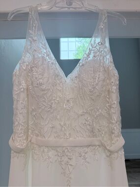 Mori Lee Ivory Beaded Lace V-Neck A-Line Wedding Gown